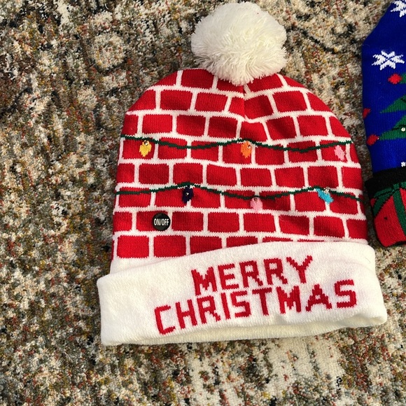 LED Christmas Pom Pom Beanies / Hats / Toques - Picture 5 of 10